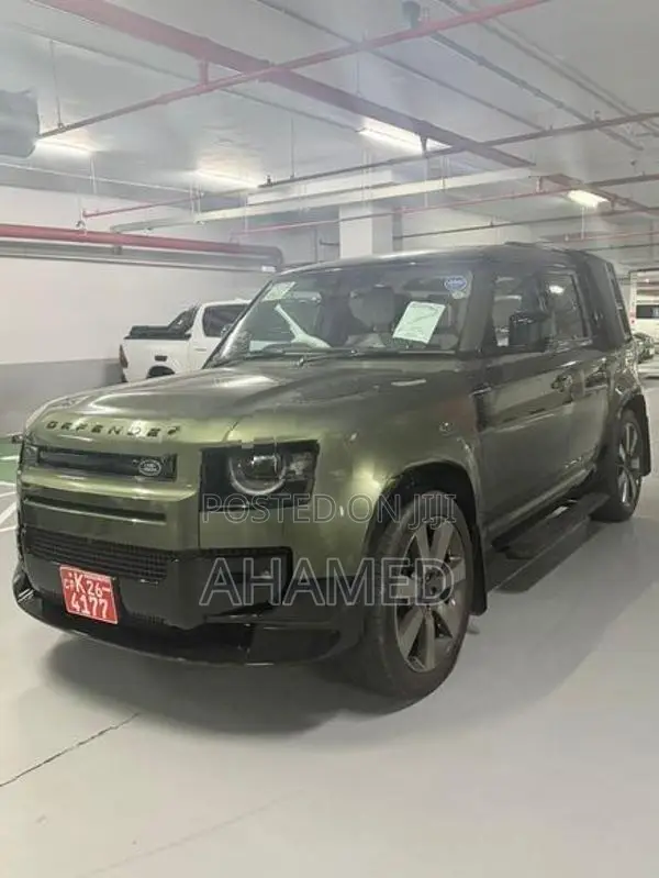 Land Rover Defender P300e 2026