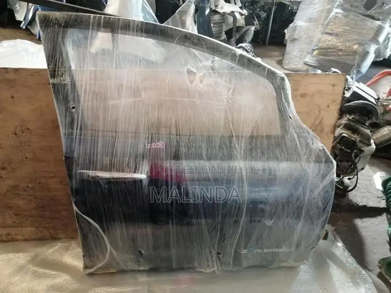 Nissan Leaf (ZE1) RH Front Door - Reconditioned