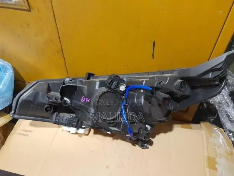 Nissan Leaf (ZE1) LH/RH Head Lights - Reconditioned