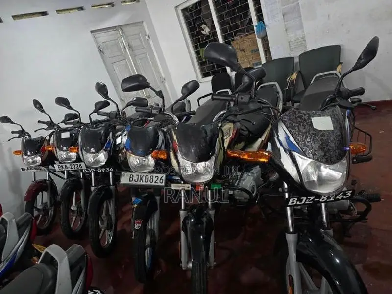 Bajaj CT100 2025