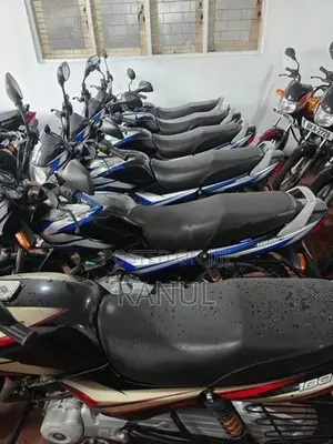 Bajaj CT100 2025