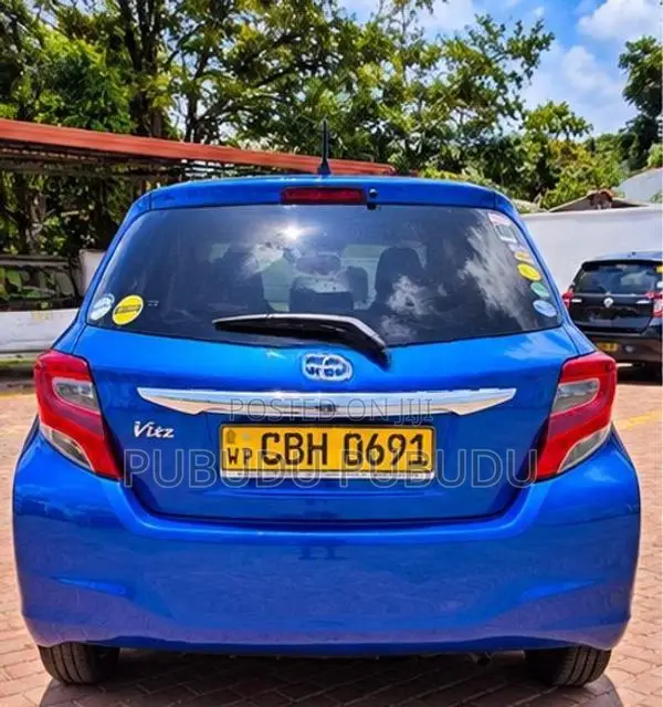 Toyota Vitz 2016