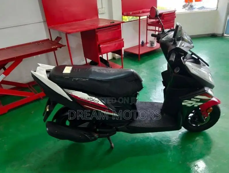 Yamaha RayZR 2018