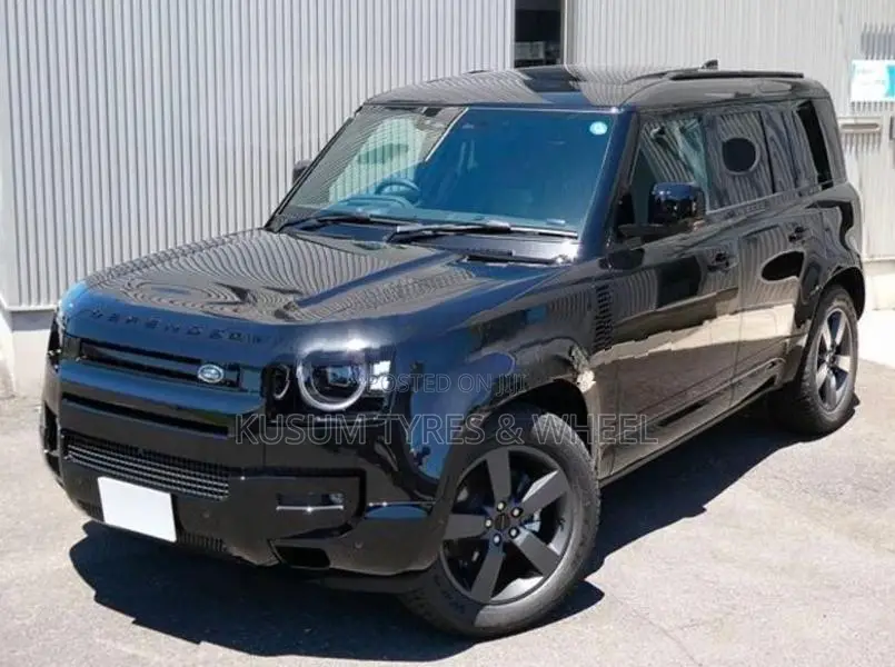 Land Rover Defender 7 SEATER SUN ROOF 2026