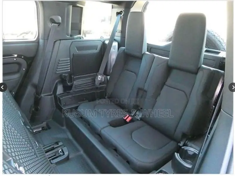 Land Rover Defender 7 SEATER SUN ROOF 2026