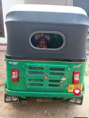 Bajaj RE 2018