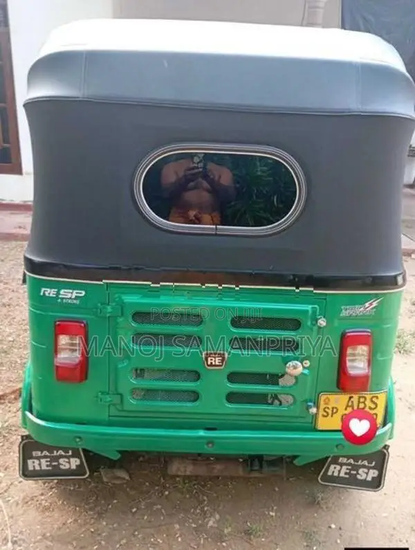 Bajaj RE 2018
