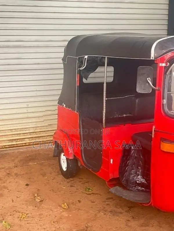 Bajaj RE 1990
