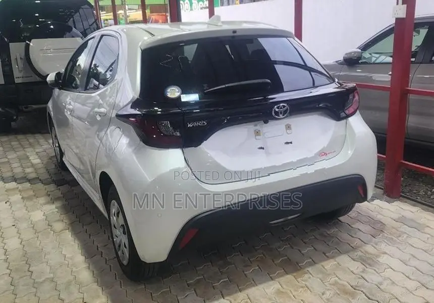 Toyota Yaris X Grade 2025