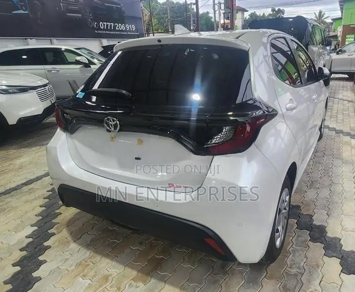 Toyota Yaris X Grade 2025