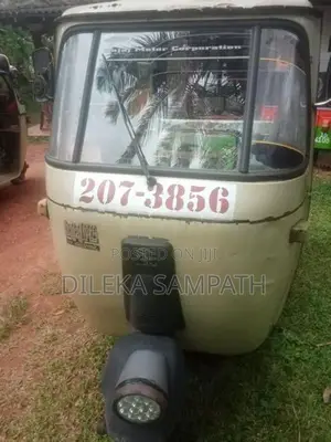 Bajaj RE 2000