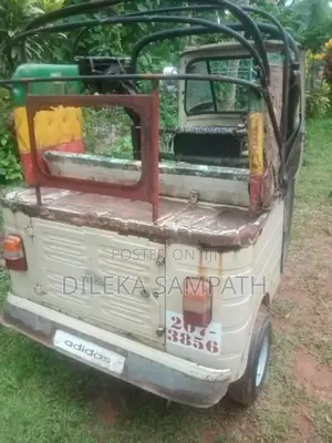 Bajaj RE 2000