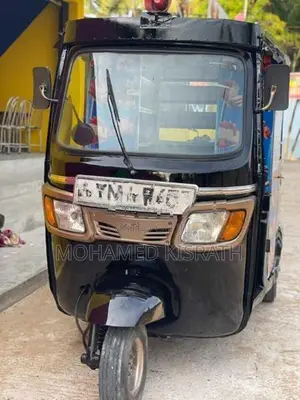 Bajaj RE 2011