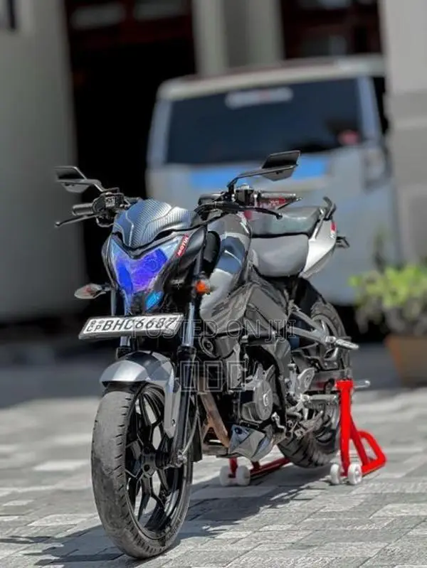 Bajaj Pulsar NS200 2018