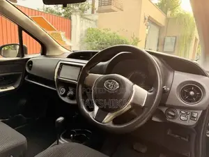 Toyota Vitz 2015