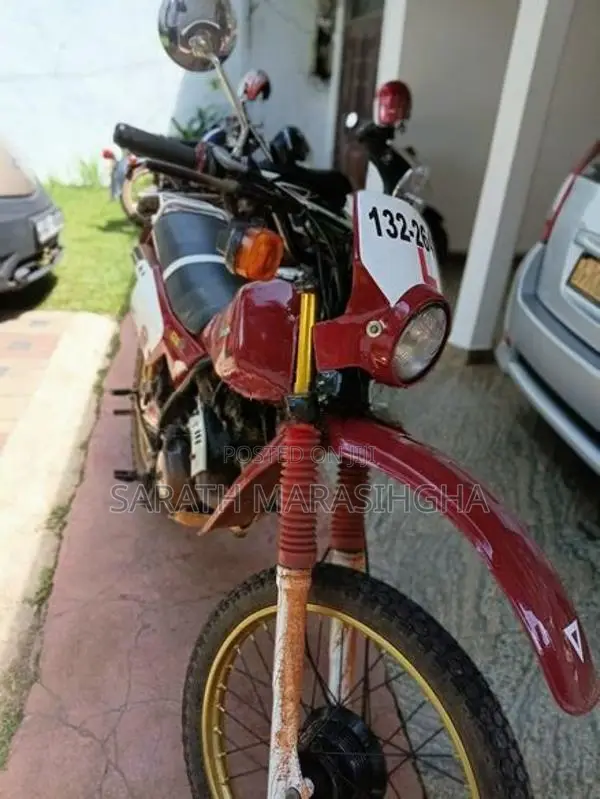 Honda XLR 1990