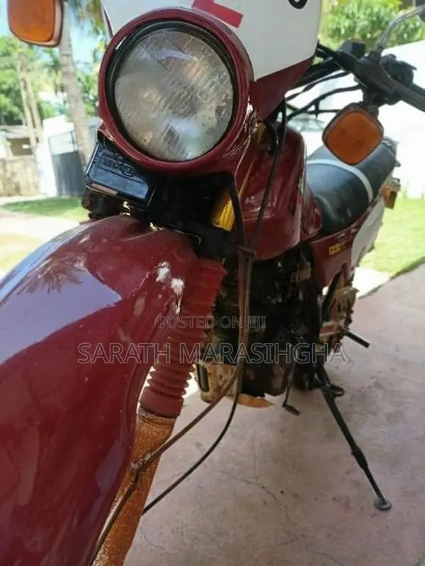 Honda XLR 1990