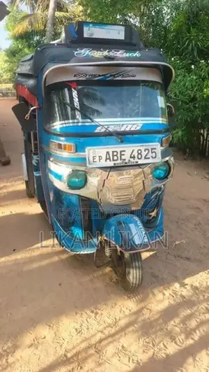 Bajaj RE 2015
