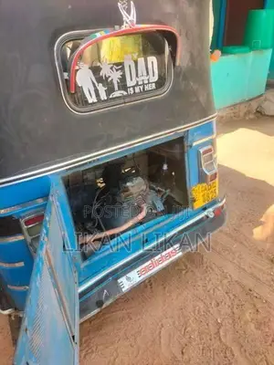 Bajaj RE 2015