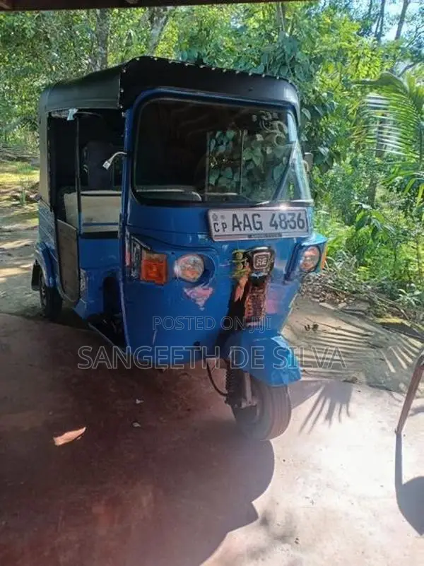 Bajaj RE 2016