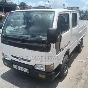 Nissan Atlas Crew Cab 2004