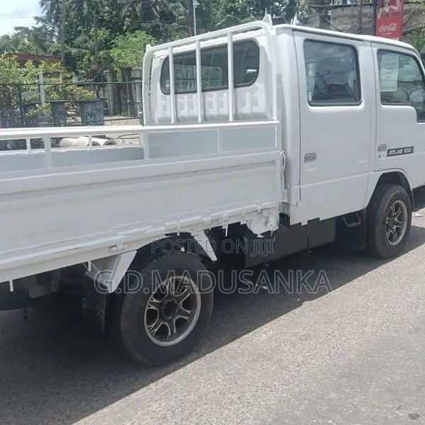 Nissan Atlas Crew Cab 2004