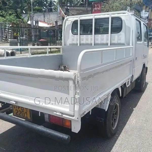 Nissan Atlas Crew Cab 2004