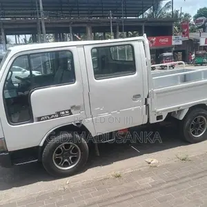 Nissan Atlas Crew Cab 2004