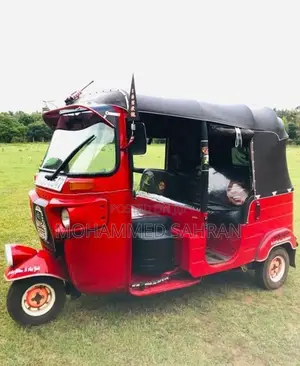 Bajaj RE 2018