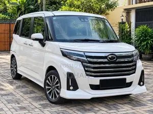 Toyota Roomy Custom GT 2025