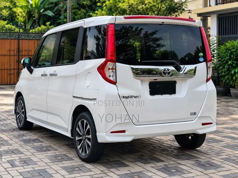 Toyota Roomy Custom GT 2025