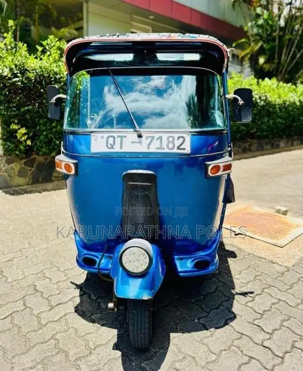Bajaj RE 2009