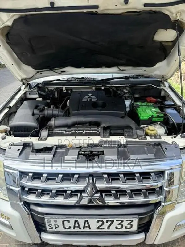 Mitsubishi Montero V98 2013