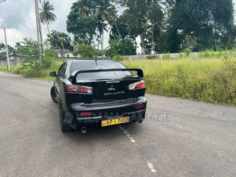 Mitsubishi Lancer Ex 2011