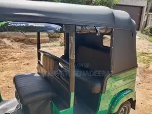Bajaj RE YR 2011