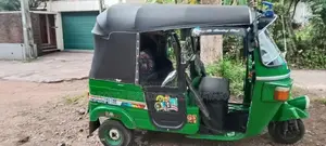 Bajaj RE 205 2011