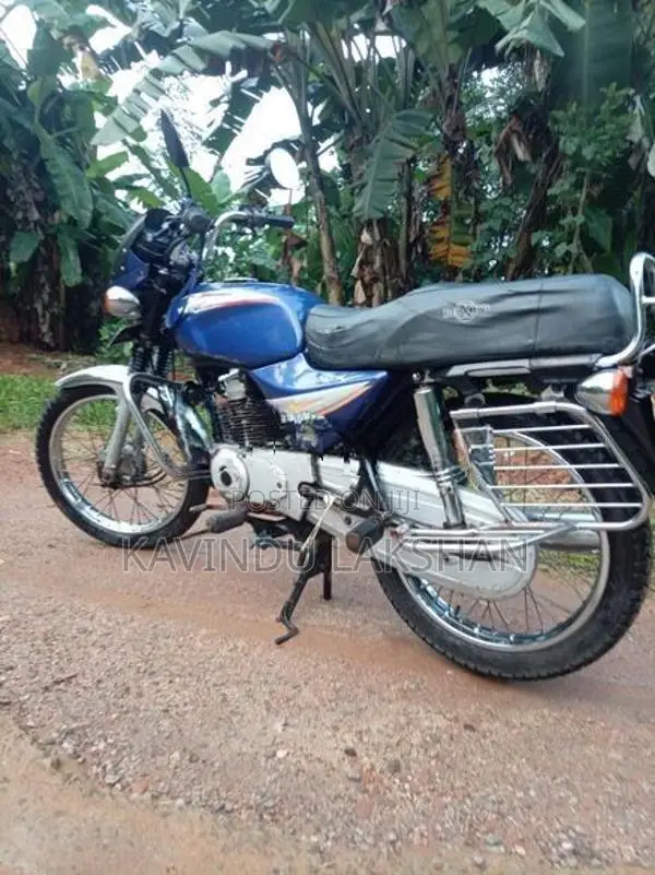 Bajaj Boxer 2004