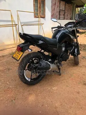 Yamaha FZ 2014