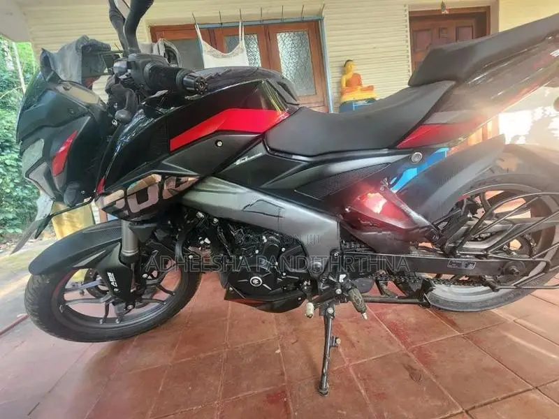 Bajaj Pulsar NS200 2025