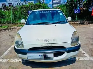Toyota Duet 2001