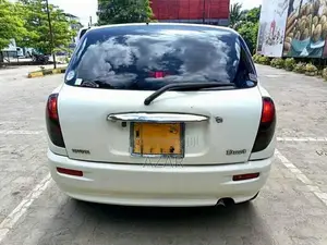Toyota Duet 2001