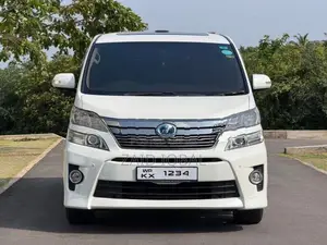 Toyota Vellfire Executive Lounge 2012
