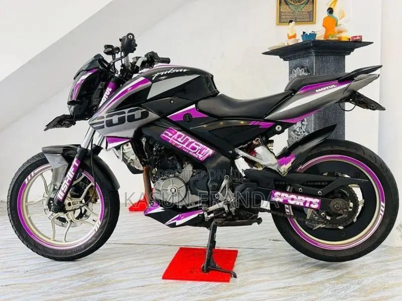 Bajaj Pulsar NS200 2017