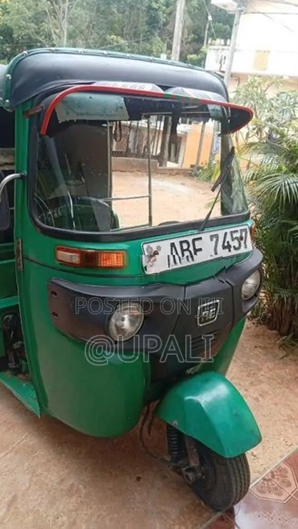 Bajaj RE 2015
