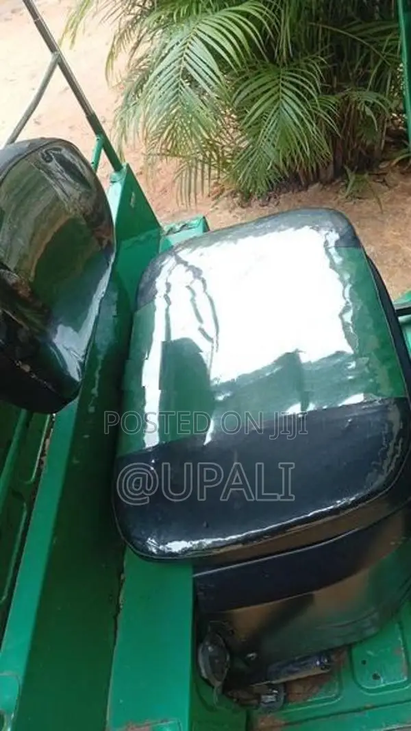 Bajaj RE 2015