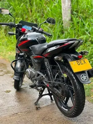 Bajaj Pulsar 180 2017