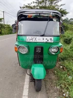 Bajaj RE 2012