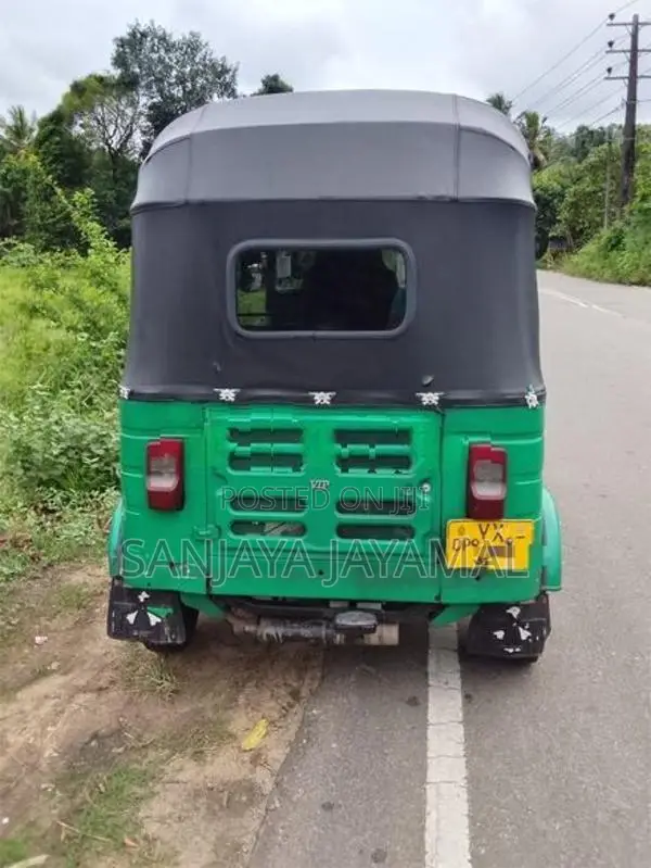 Bajaj RE 2012
