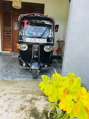 Bajaj RE 2012