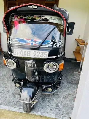 Bajaj RE 2012